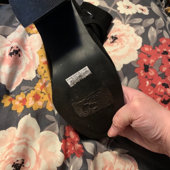 Black faux suede 7W heeled bootie - Picture 5 of 6